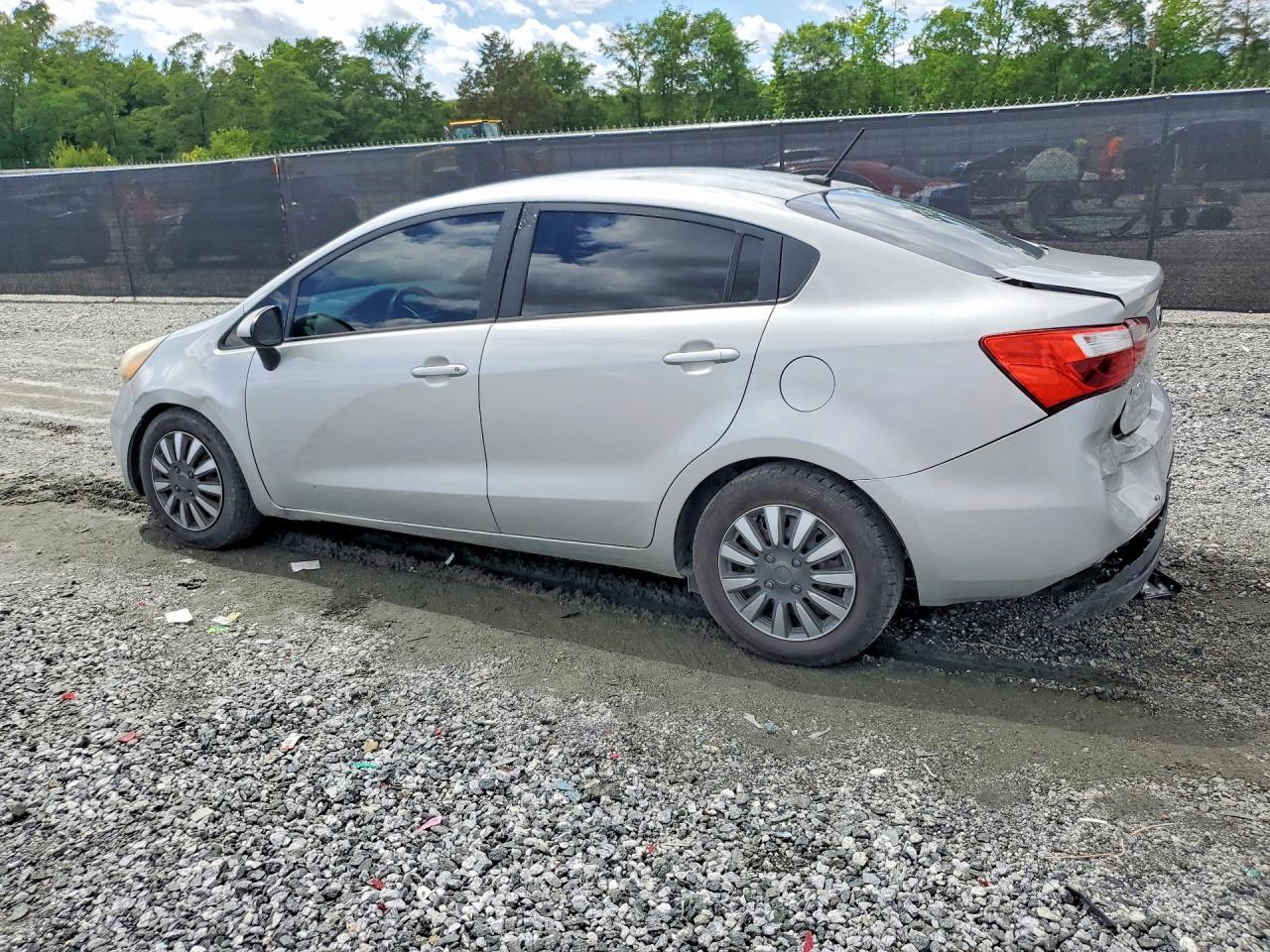 2014 Kia Rio VIN KNADM4A30E6328476 photo 2