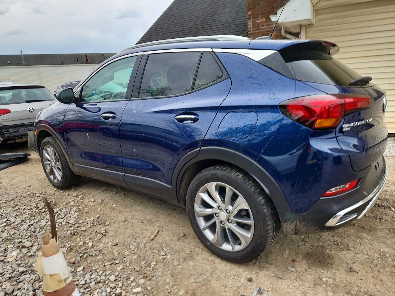 2023 Buick Encore VIN KL4MMGSL4PB127977 photo 2