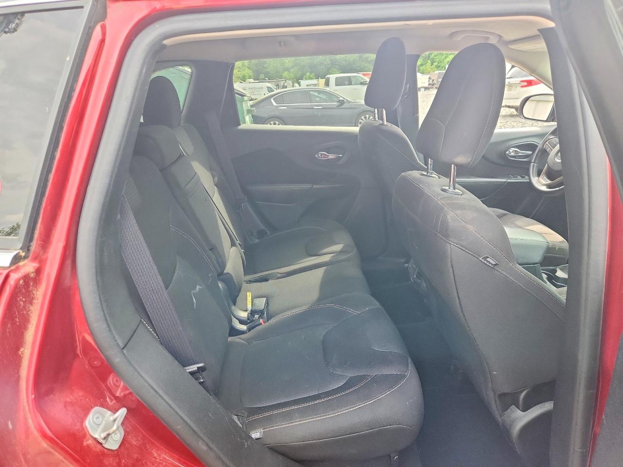2016 Jeep Cherokee VIN 1C4PJMCB0GW179017 photo 10