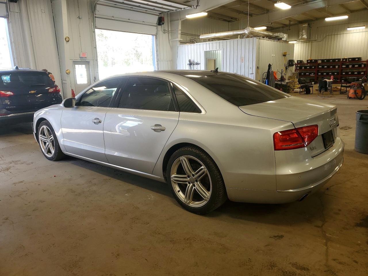 2013 Audi A8 VIN WAURGAFD4DN000897 photo 2