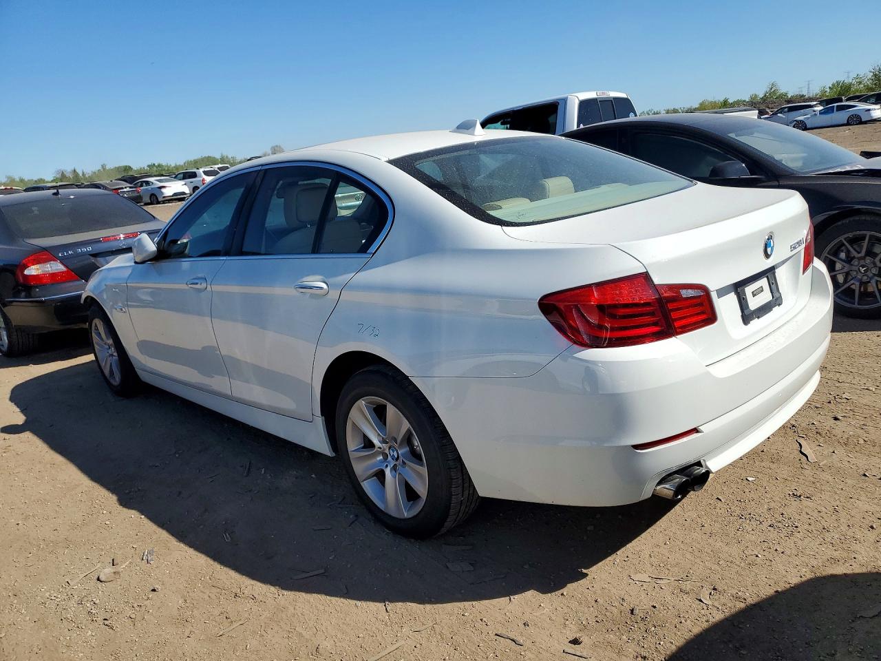 2012 BMW 5 series VIN WBAXG5C55CDY29283 photo 2
