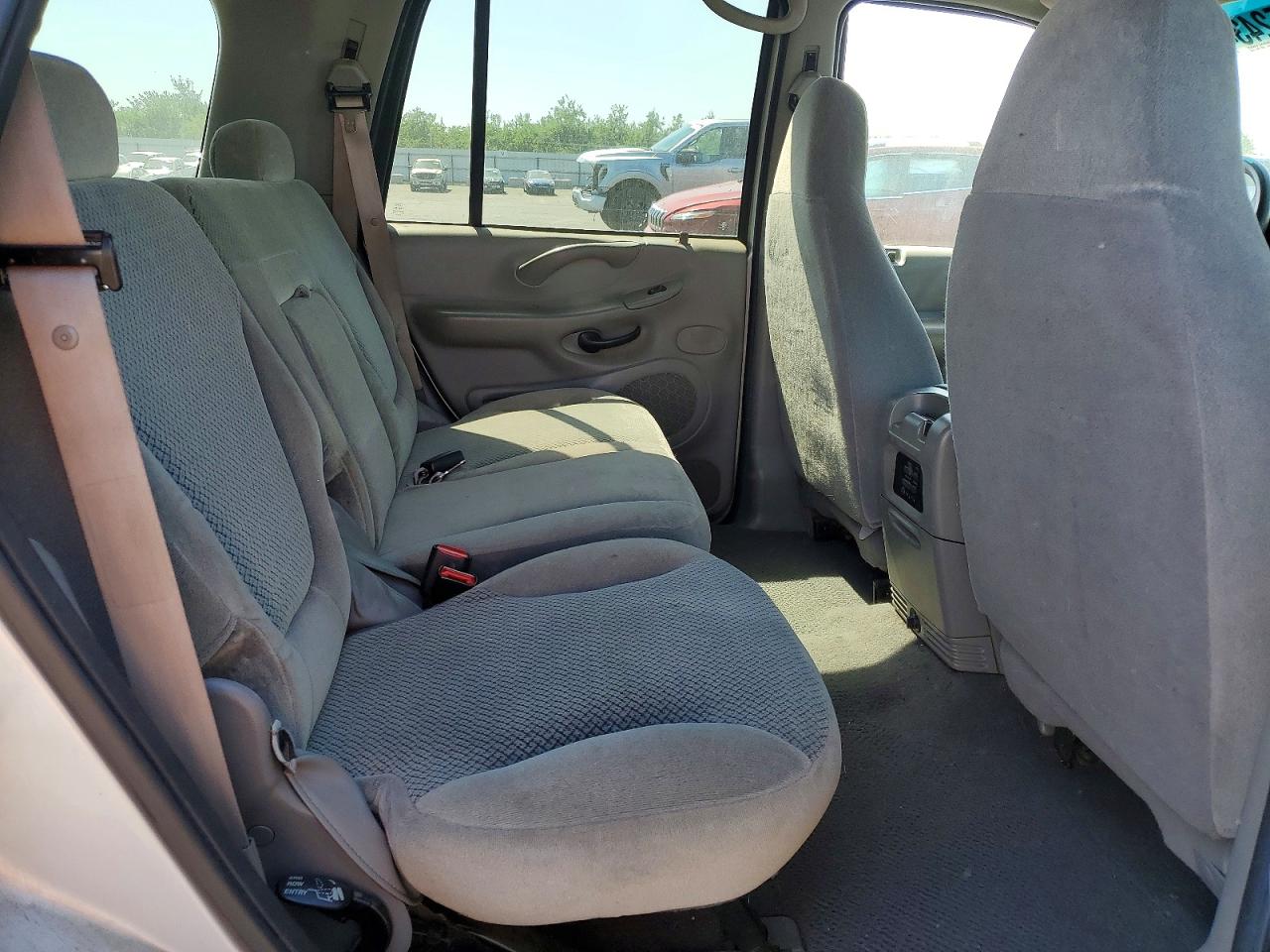 2001 Ford Expedition VIN 1FMRU15W41LA02876 photo 11