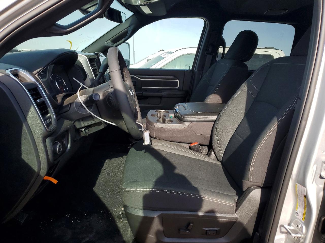 2026 Ram 2500 VIN 3C6UR5DJ9TG236922 photo 7