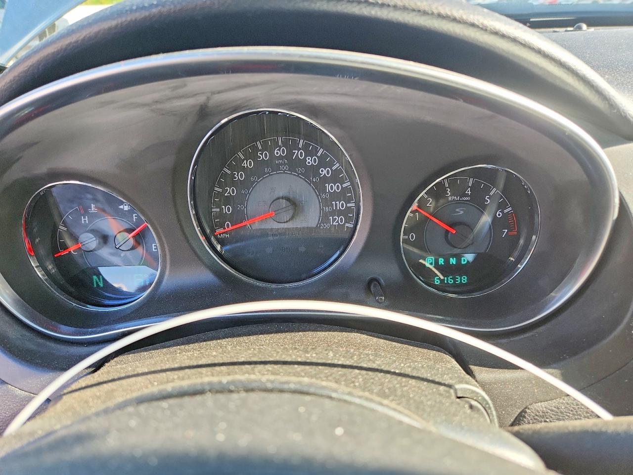 2012 Chrysler 200 VIN 1C3CCBHG7CN106409 photo 9