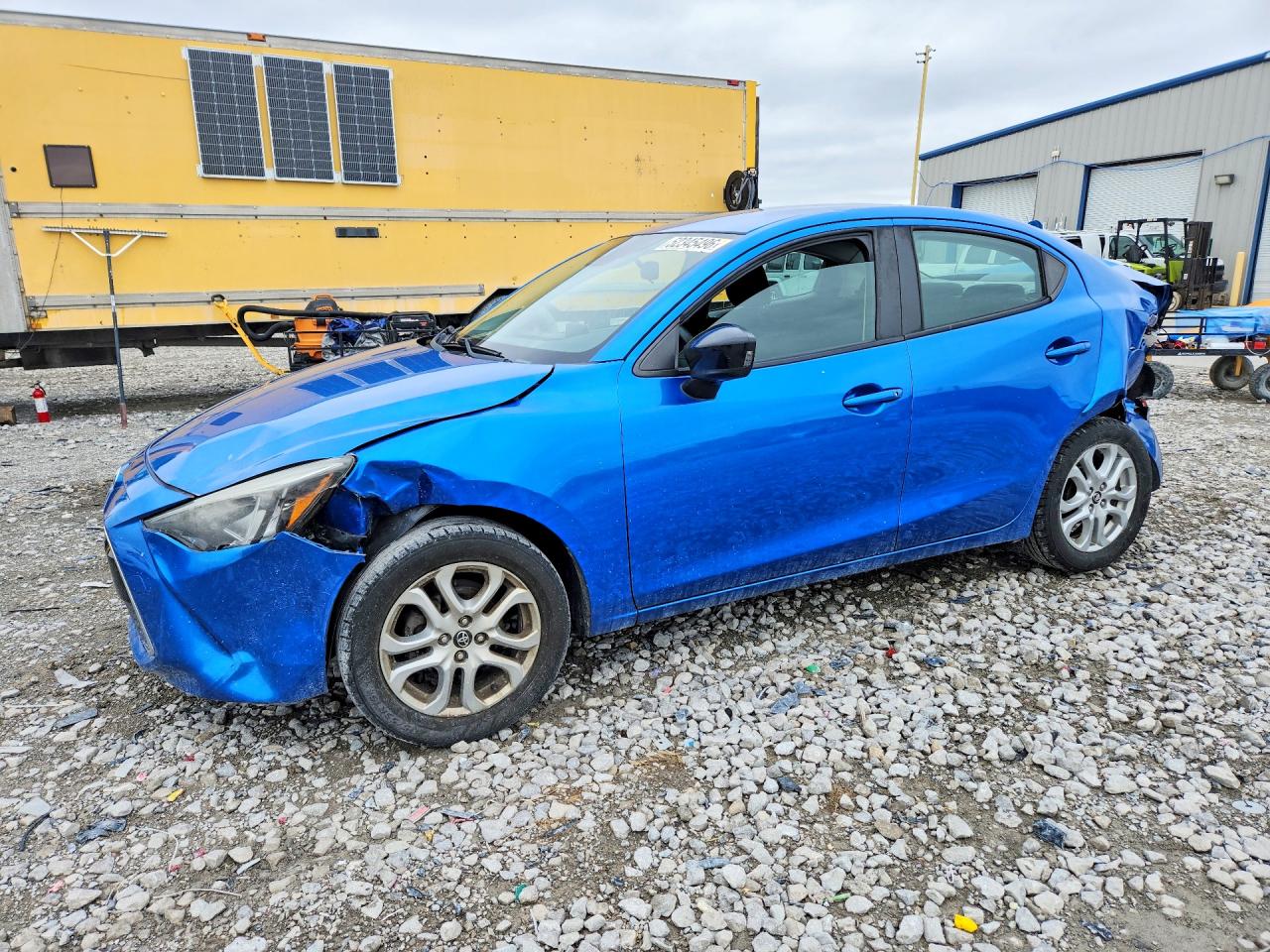 2017 Toyota Yaris VIN 3MYDLBYV9HY185821 photo 1