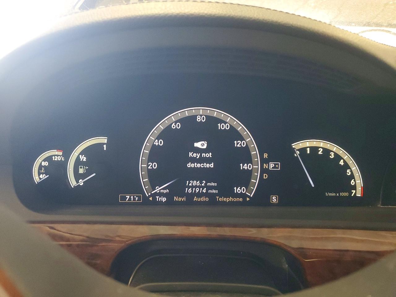 2009 Mercedes-Benz S class VIN WDDNG86X59A252697 photo 9