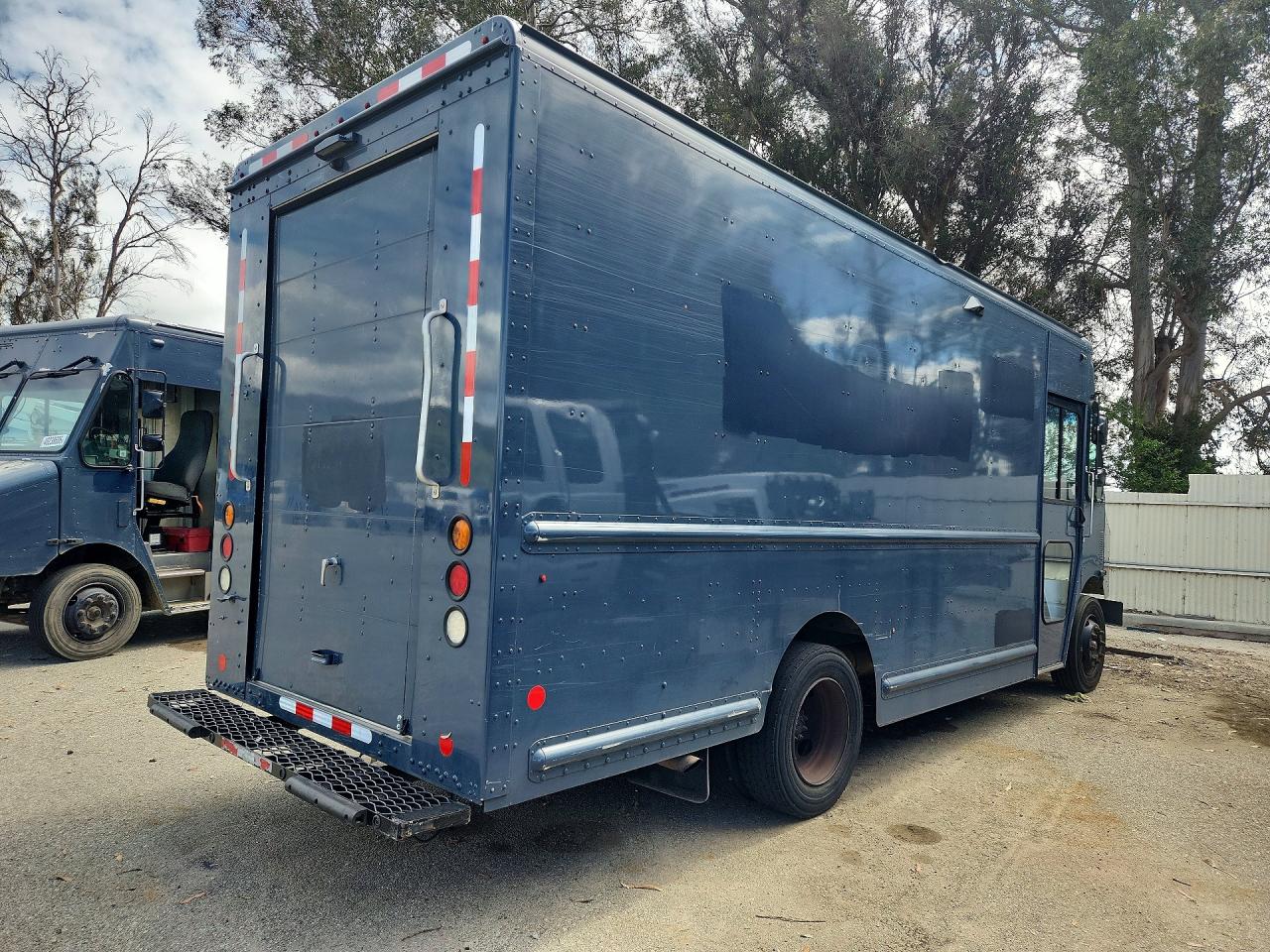 2021 FREIGHTLINER All other VIN 4UZAC2GA4MCMM9705 photo 3