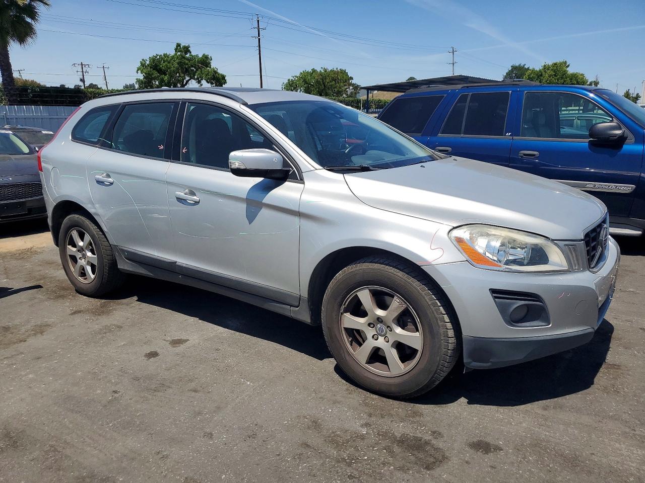2010 Volvo Xc60 VIN YV4960DL0A2082633 photo 4