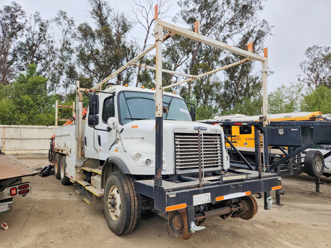 2013 FREIGHTLINER All other VIN 1FVHC3BS7DHFA4744 photo 1