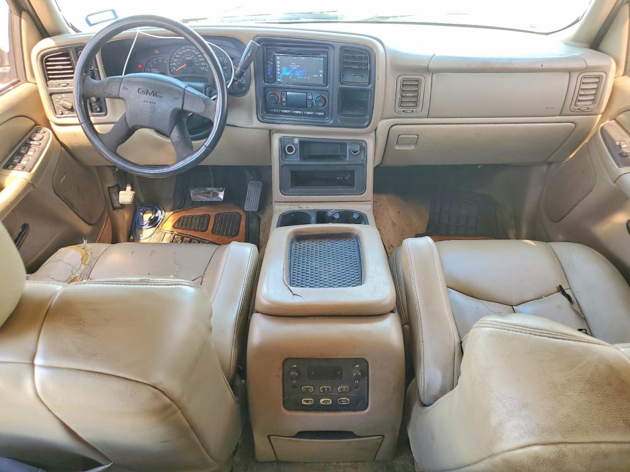 2005 GMC Yukon VIN 1GKFK16Z15J115566 photo 8