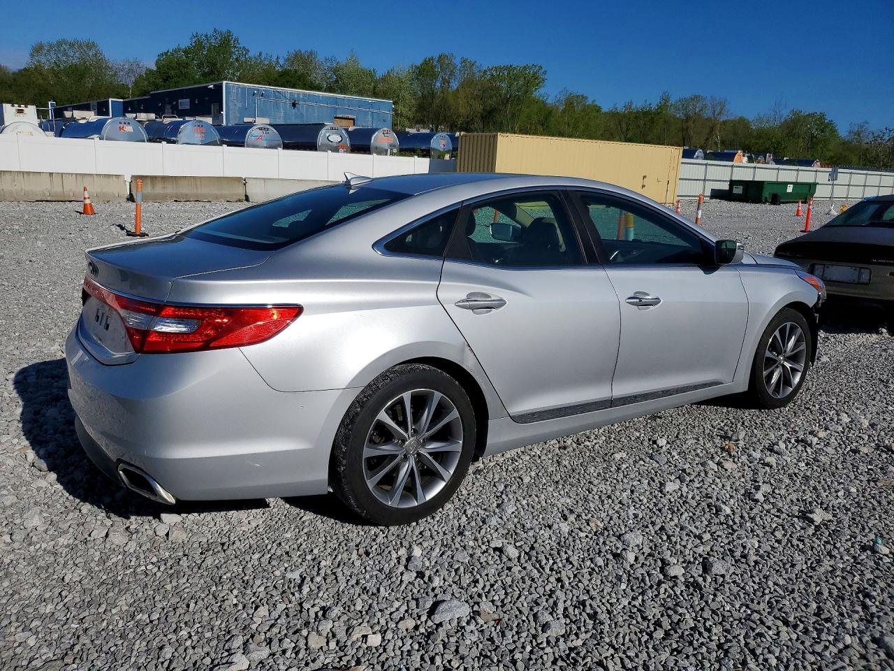 2015 HYUNDAI Azera VIN KMHFG4JG1FA453986 photo 3