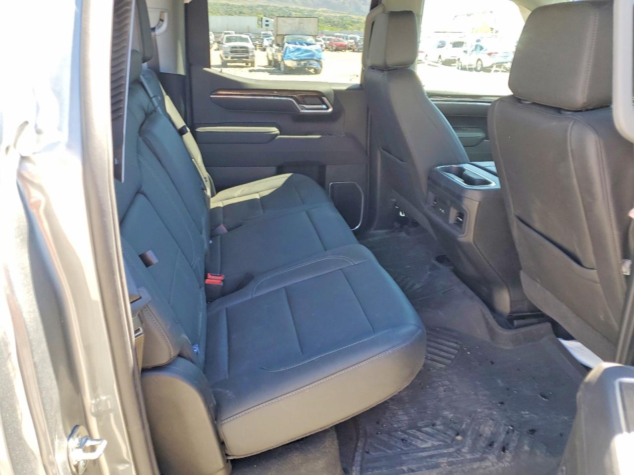 2026 Chevrolet Silverado VIN 1GCUKDE81TZ159658 photo 10