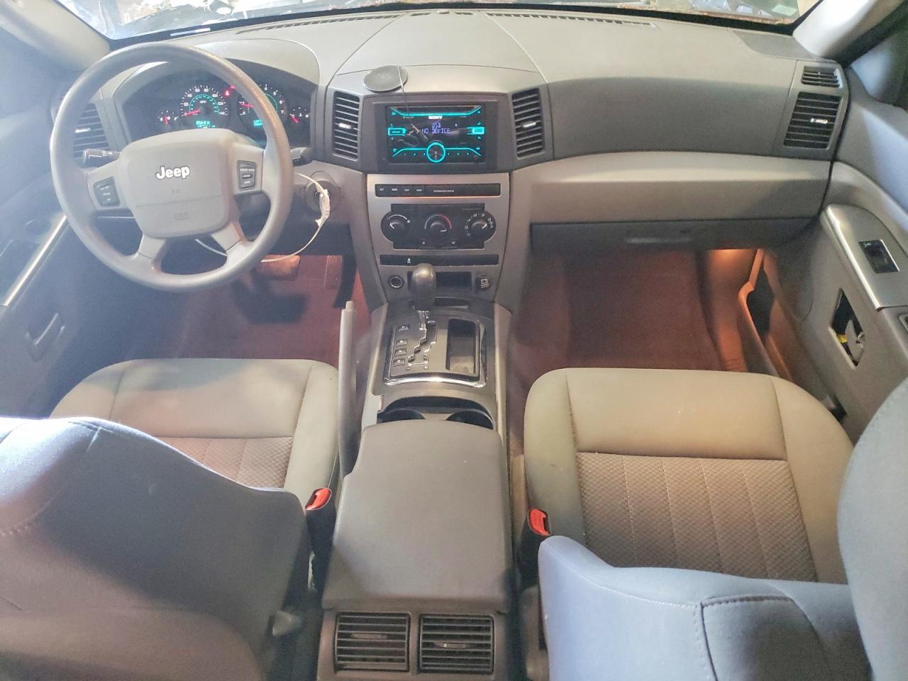2005 Jeep Cherokee VIN 1J4GR48K85C591678 photo 8