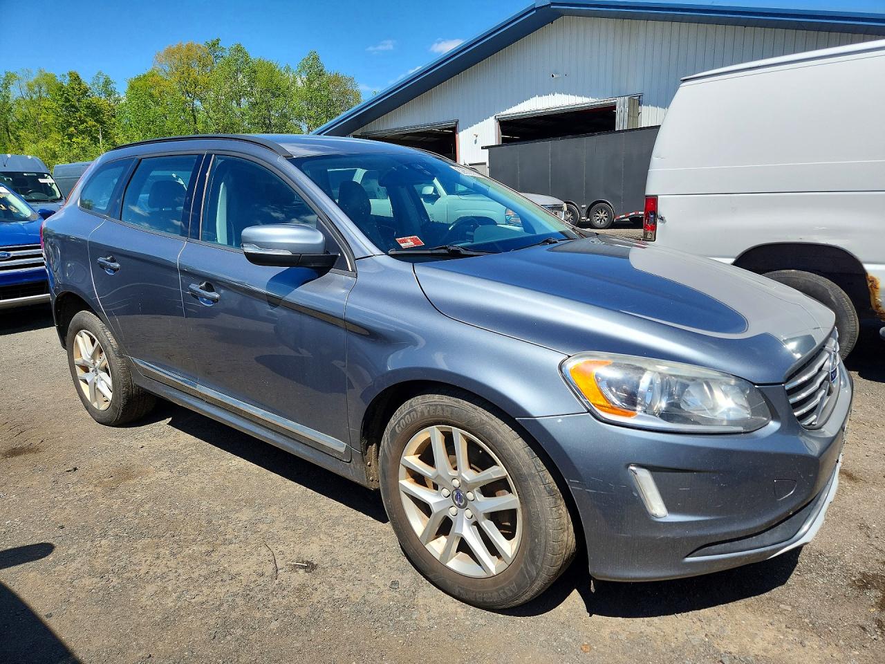 2017 VOLV Xc60 VIN YV440MDJ9H2087521 photo 4