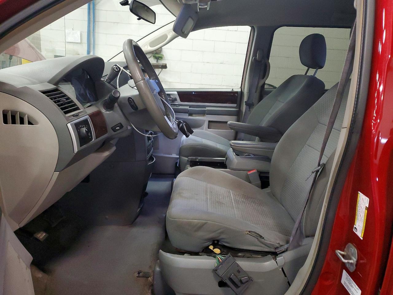 2010 Chrysler Minivan VIN 2A4RR5D18AR150999 photo 7