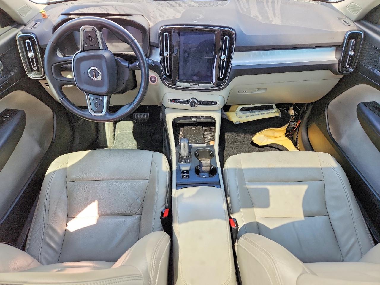 2019 Volvo Xc40 VIN YV4162XZ8K2014946 photo 8