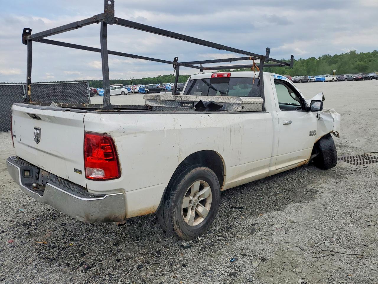 2013 Ram 1500 VIN 3C6JR6EP6DG524328 photo 3