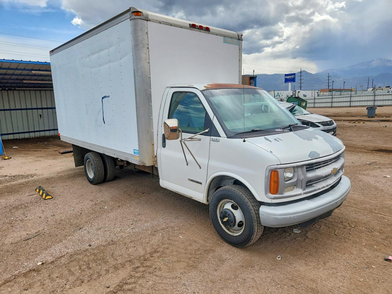 2000 CHEV Express VIN 1GBJG31RXY1251990 photo 4