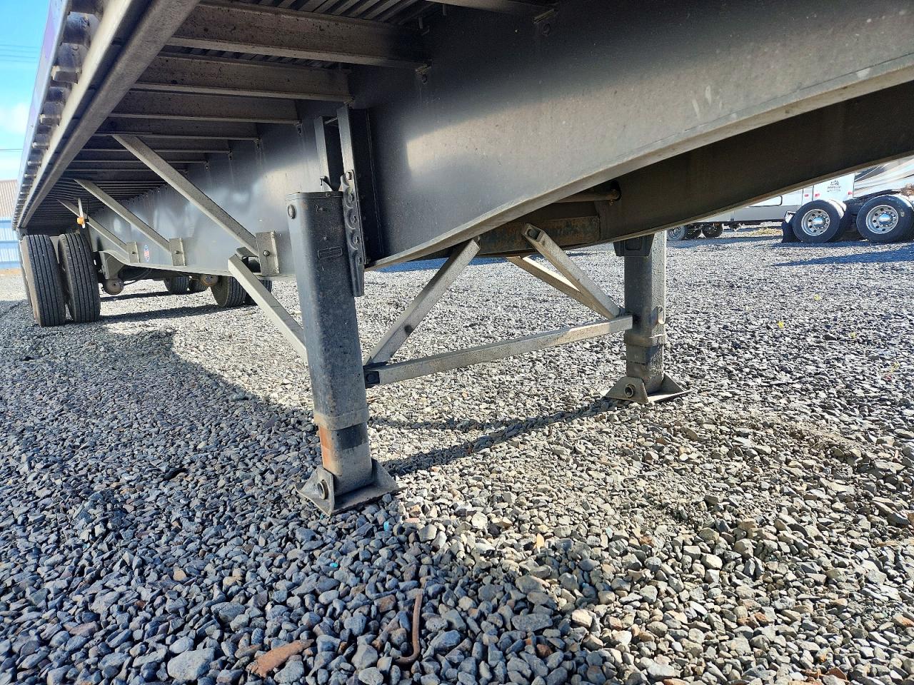 2023 UTIL Flatbed VIN 1UYFS2483P5774841 photo 8