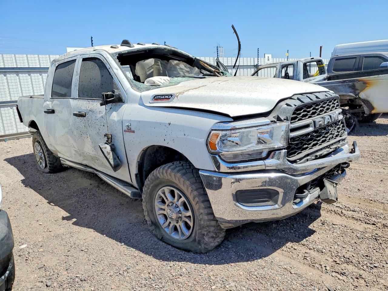 2021 Ram 2500 VIN 3C6UR5CL1MG658431 photo 4