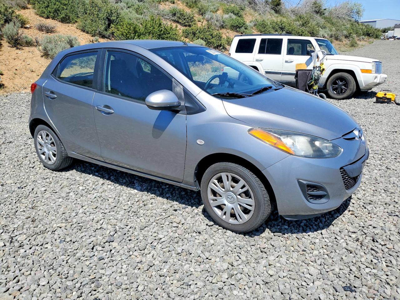 2014 Mazda 2 VIN JM1DE1KZ6E0187014 photo 4