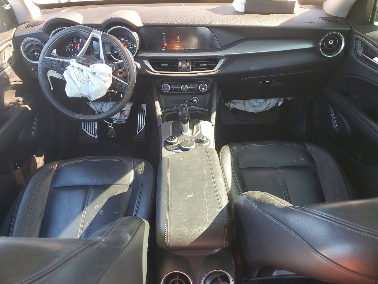 2018 Alfa Stelvio VIN ZASFAKPN6J7B92299 photo 8
