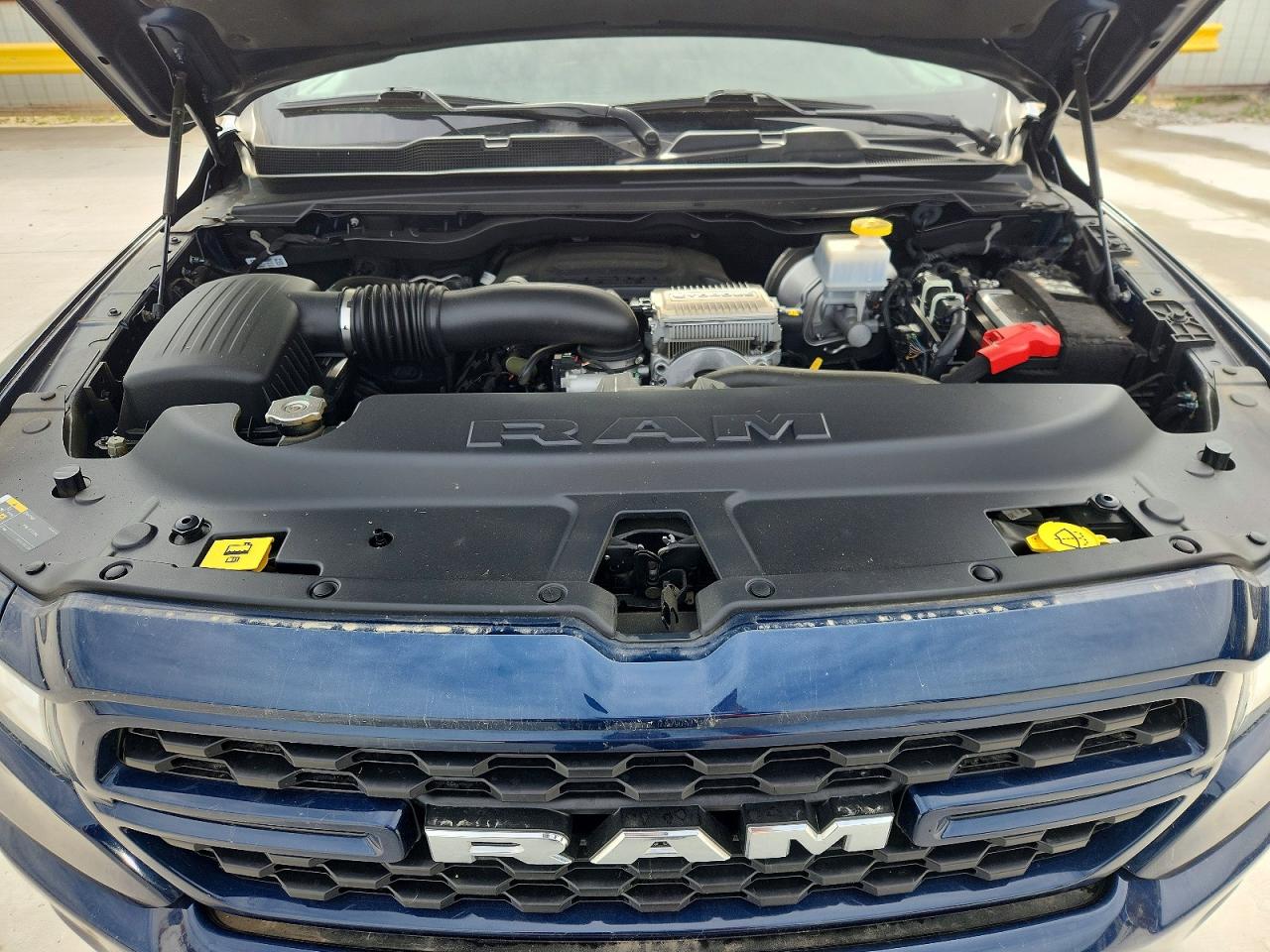 2024 RAM 1500 VIN 1C6RREFTXRN113019 photo 11