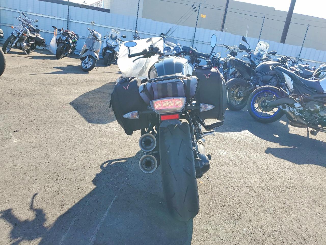 2019 BMW R VIN WB10J0301KZ698963 photo 4
