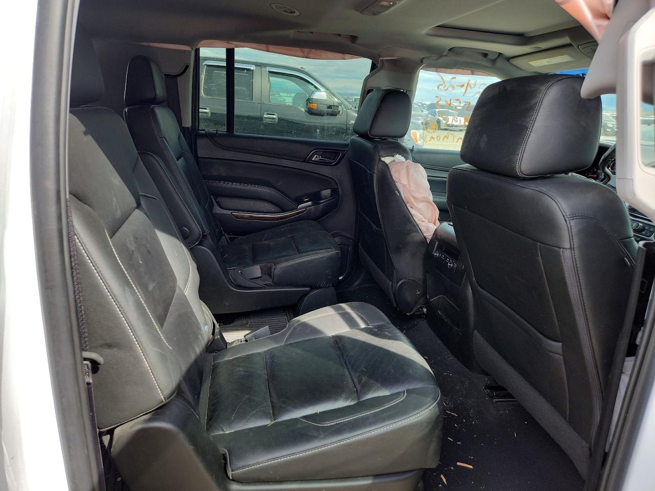 2020 Chevrolet Suburban VIN 1GNSKHKC6LR169195 photo 10