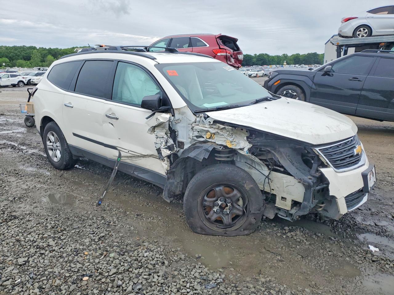 2015 Chevrolet Traverse VIN 1GNKRFKDXFJ315836 photo 4