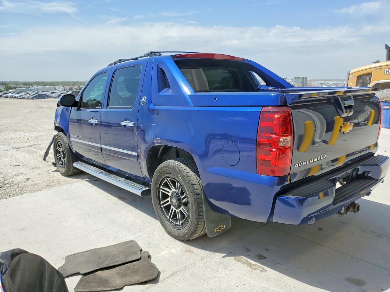 2013 Chevrolet Avalanche VIN 3GNTKGE78DG113094 photo 2