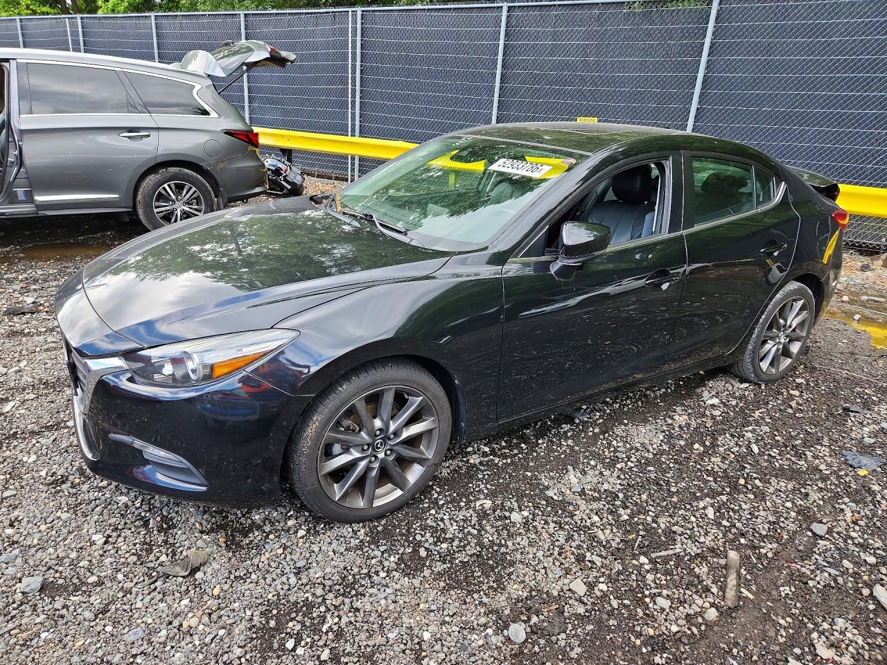 2018 Mazda 3 VIN 3MZBN1V30JM270313 photo 1