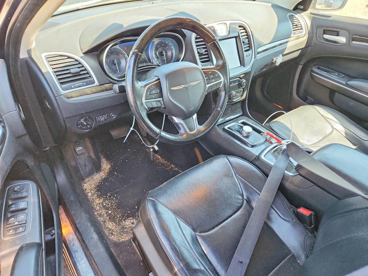 2016 Chrysler 300 VIN 2C3CCAKG1GH296046 photo 8