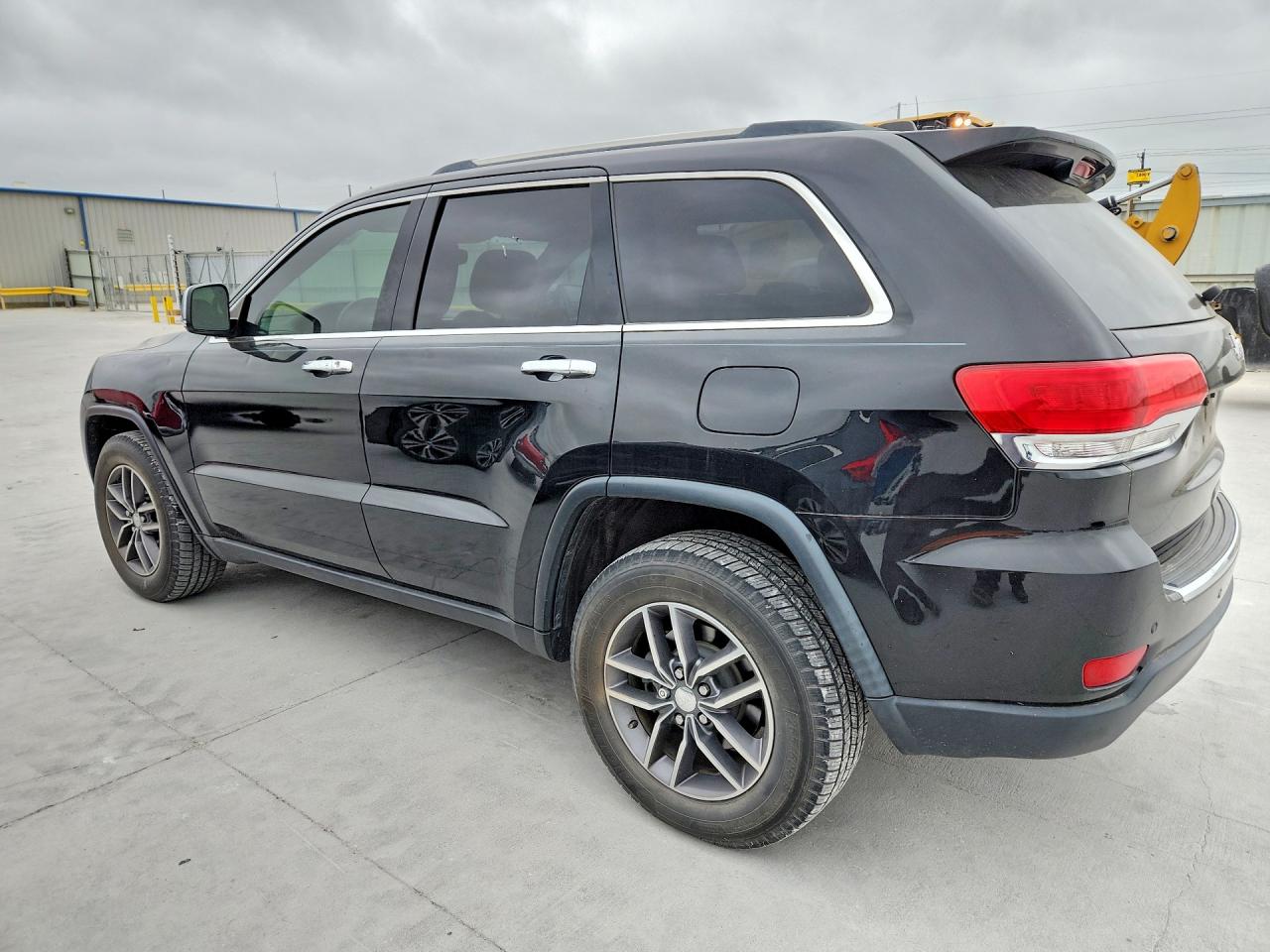 2017 Jeep Cherokee VIN 1C4RJEBG1HC659291 photo 2