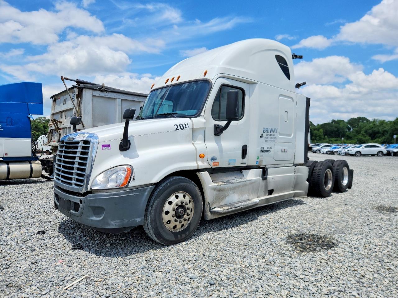 2014 FREIGLINER All other VIN 3AKJGLD56ESFR3425 photo 2