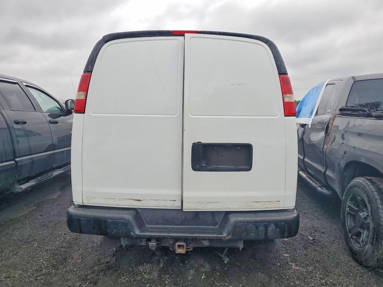 2015 CHEV Express VIN 1GCWGFCF3F1152611 photo 6