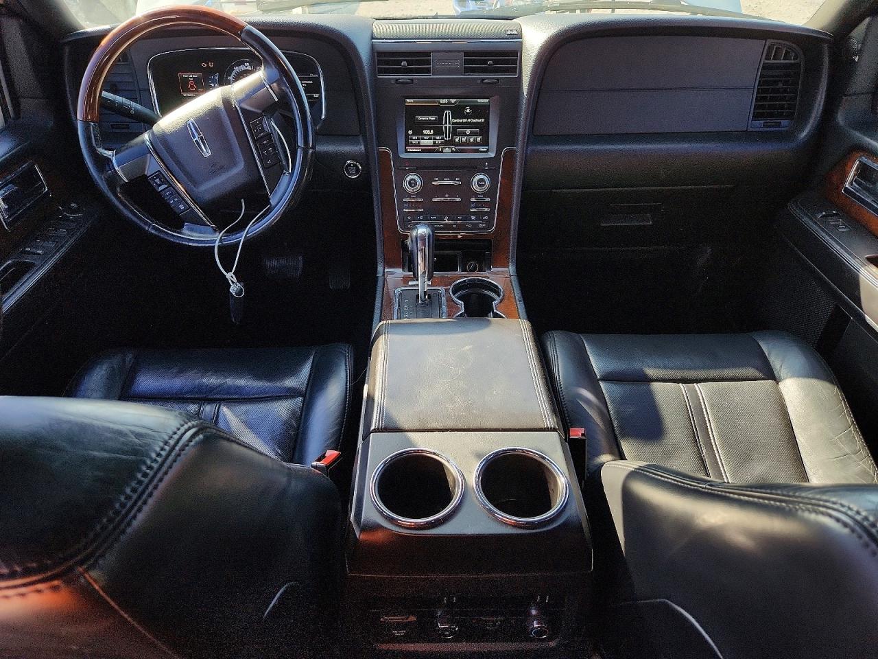 2015 Lincoln Navigator VIN 5LMJJ2JT8FEJ08988 photo 8