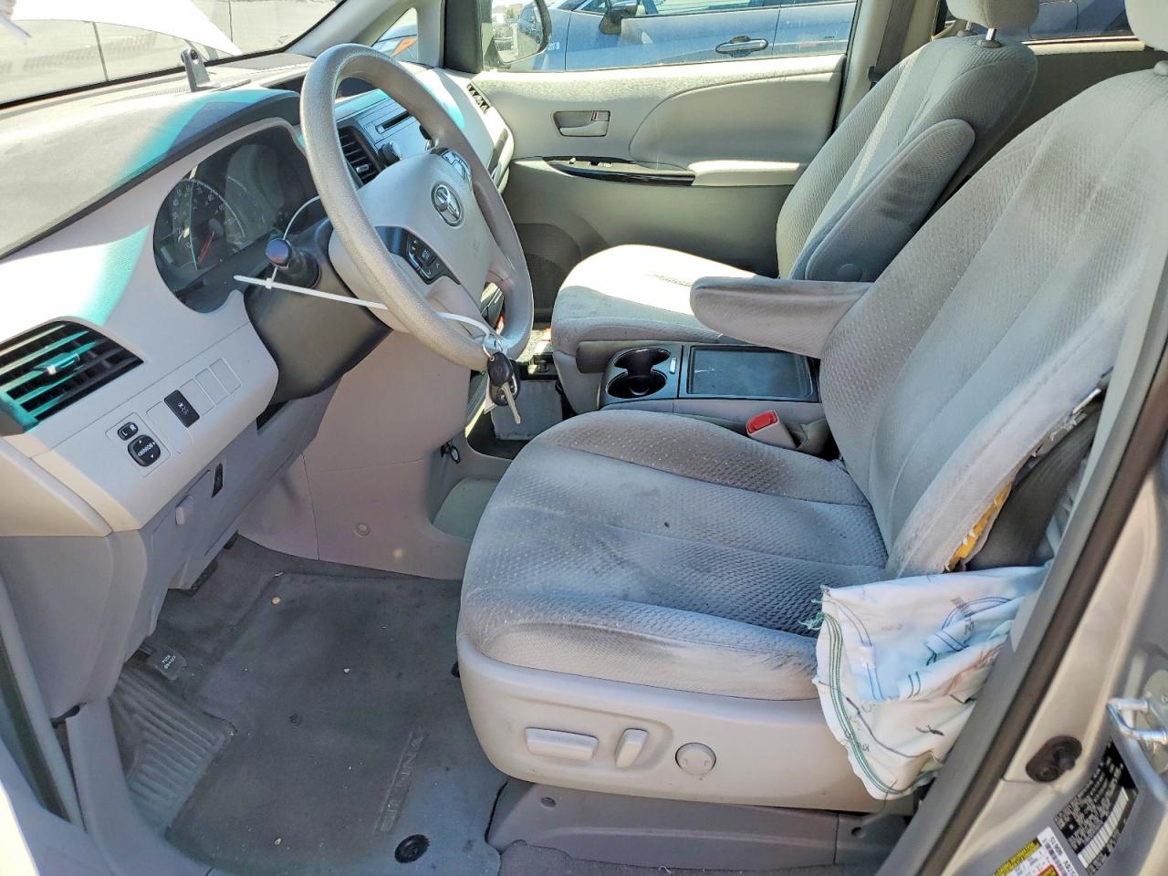 2014 Toyota Sienna VIN 5TDKK3DC4ES484459 photo 7