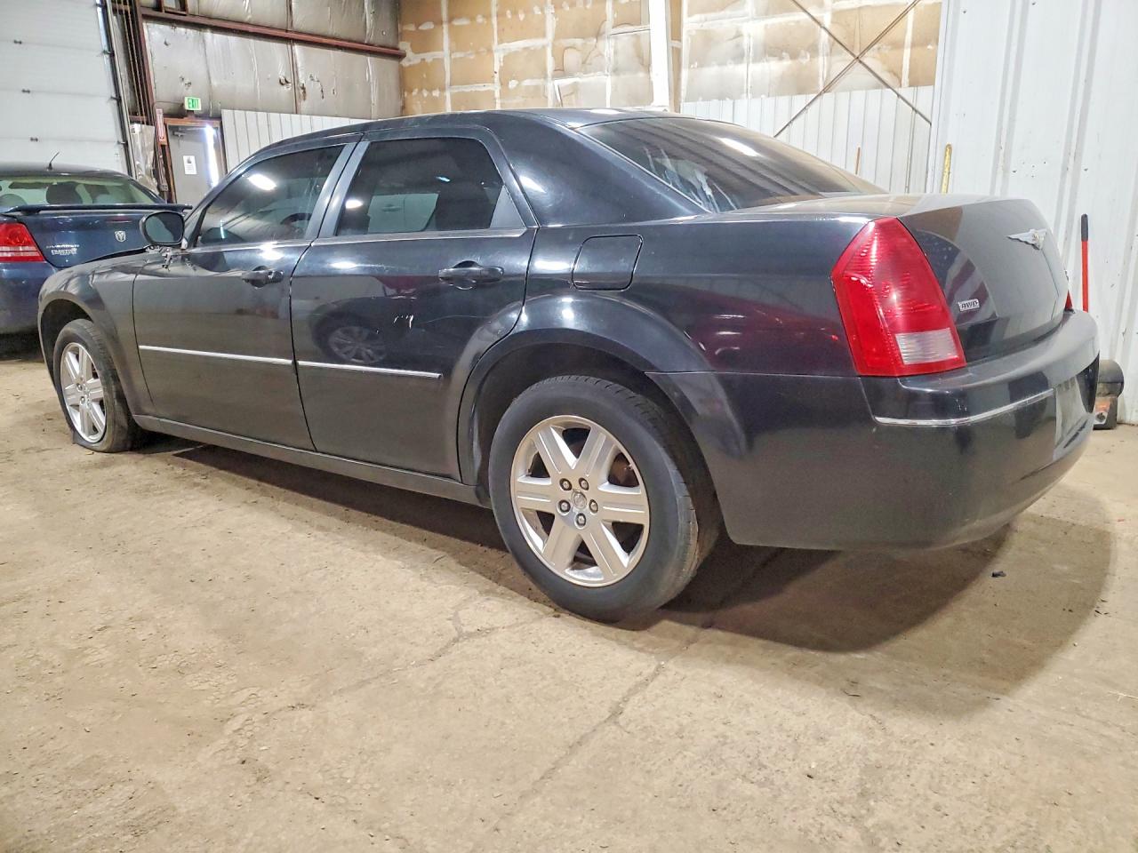 2006 Chrysler 300 VIN 2C3KK53G26H423180 photo 2