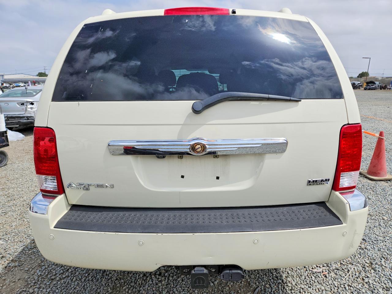 2008 CHRYSLER Aspen VIN 1A8HX58298F158453 photo 6