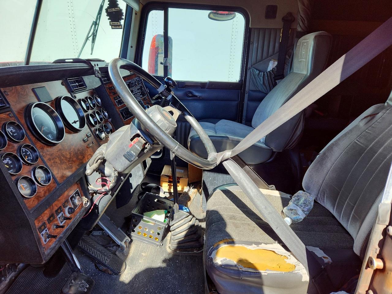 2000 KENWORTH All other VIN 1XKADU9X8YR841639 photo 5