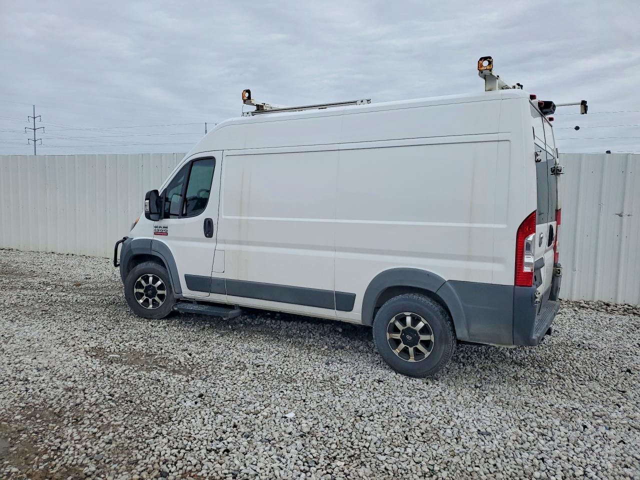2018 Ram Promaster VIN 3C6TRVBG0JE143363 photo 2