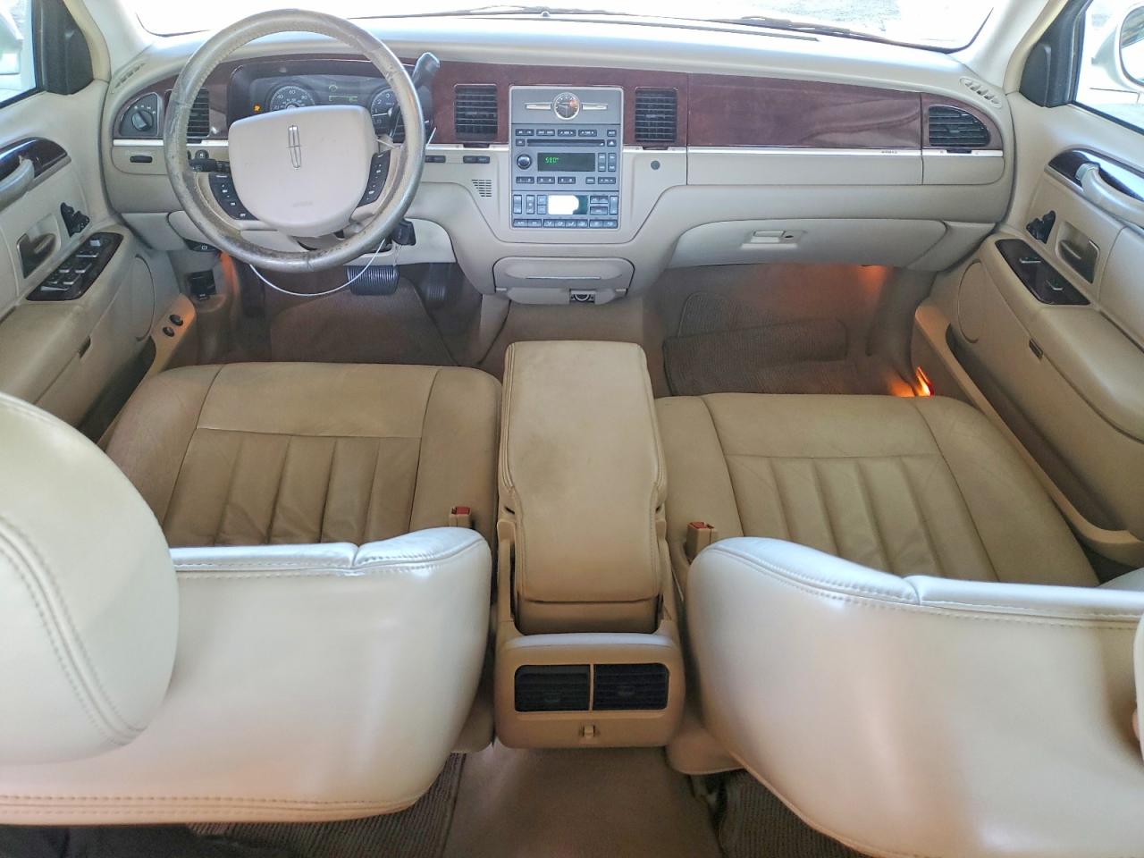 2007 Lincoln Towncar VIN 1LNHM81W57Y601629 photo 8