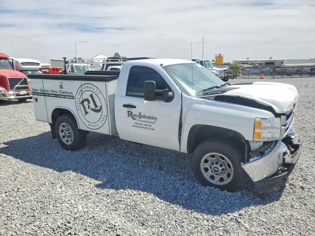 2013 Chevrolet Silverado VIN 1GB3KZCG7DZ177087 photo 1