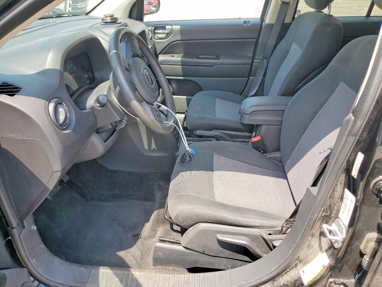 2013 Jeep Compass VIN 1C4NJDEB6DD129153 photo 7
