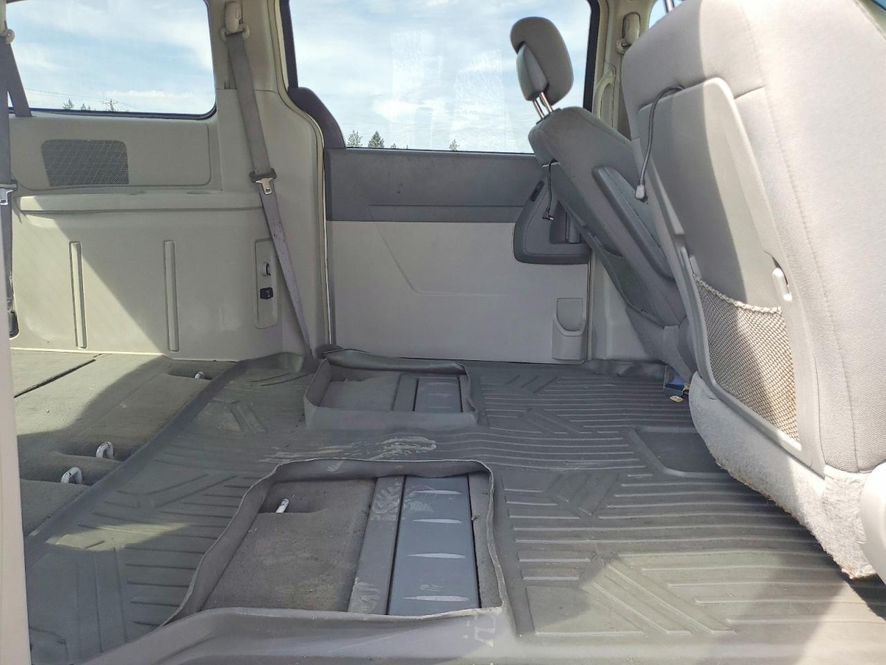 2010 Chrysler Minivan VIN 2A4RR5D1XAR346247 photo 11
