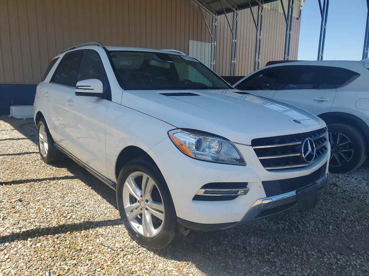 2015 Mercedes-Benz M-class VIN 4JGDA5HB7FA502164 photo 4