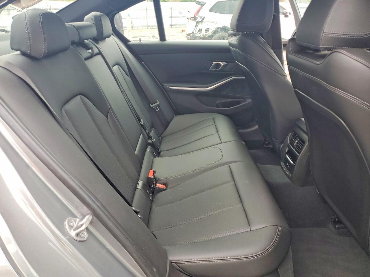 2024 BMW 3 series VIN 3MW69FF09R8E12525 photo 10