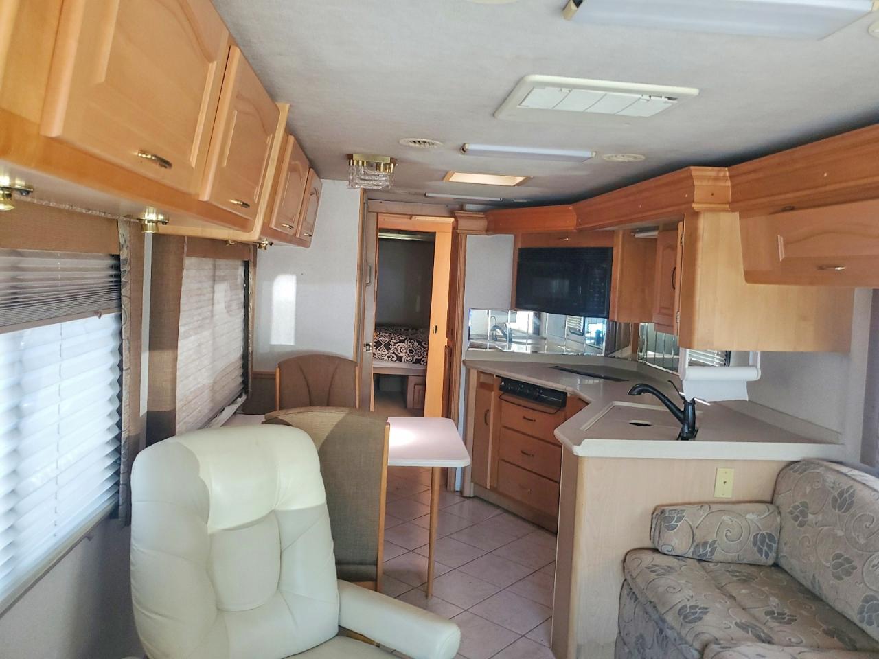 2003 FREIGLINER All other VIN 4UZAAHBSX2CJ84827 photo 6