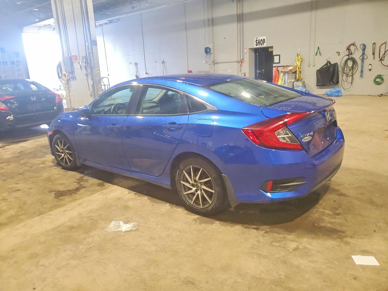 2018 Civic VIN 2HGFC2F50JH000630 photo 2